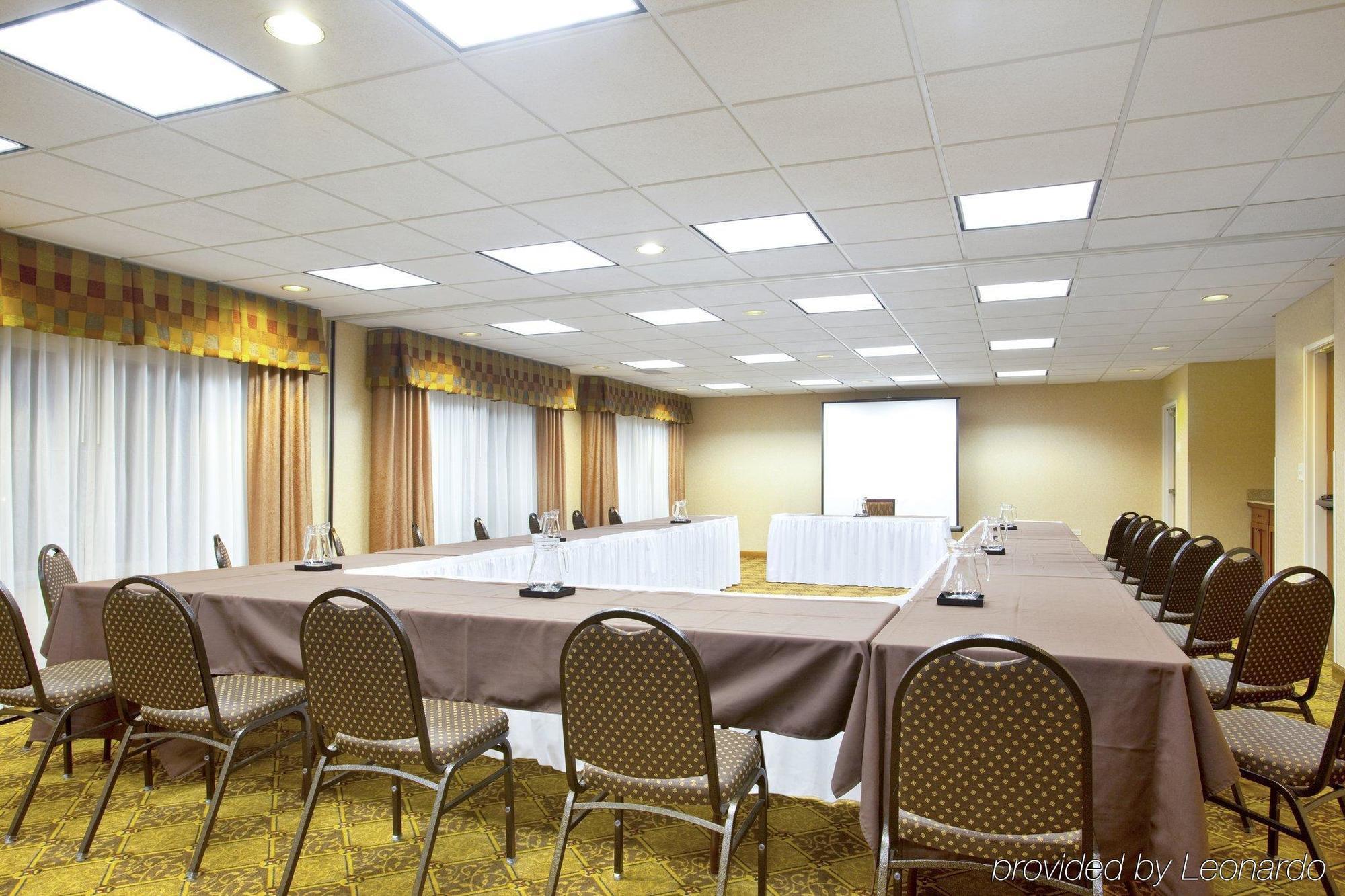 Holiday Inn Express Chicago Northwest-Vernon Hills, An Ihg Hotel Facilidades foto