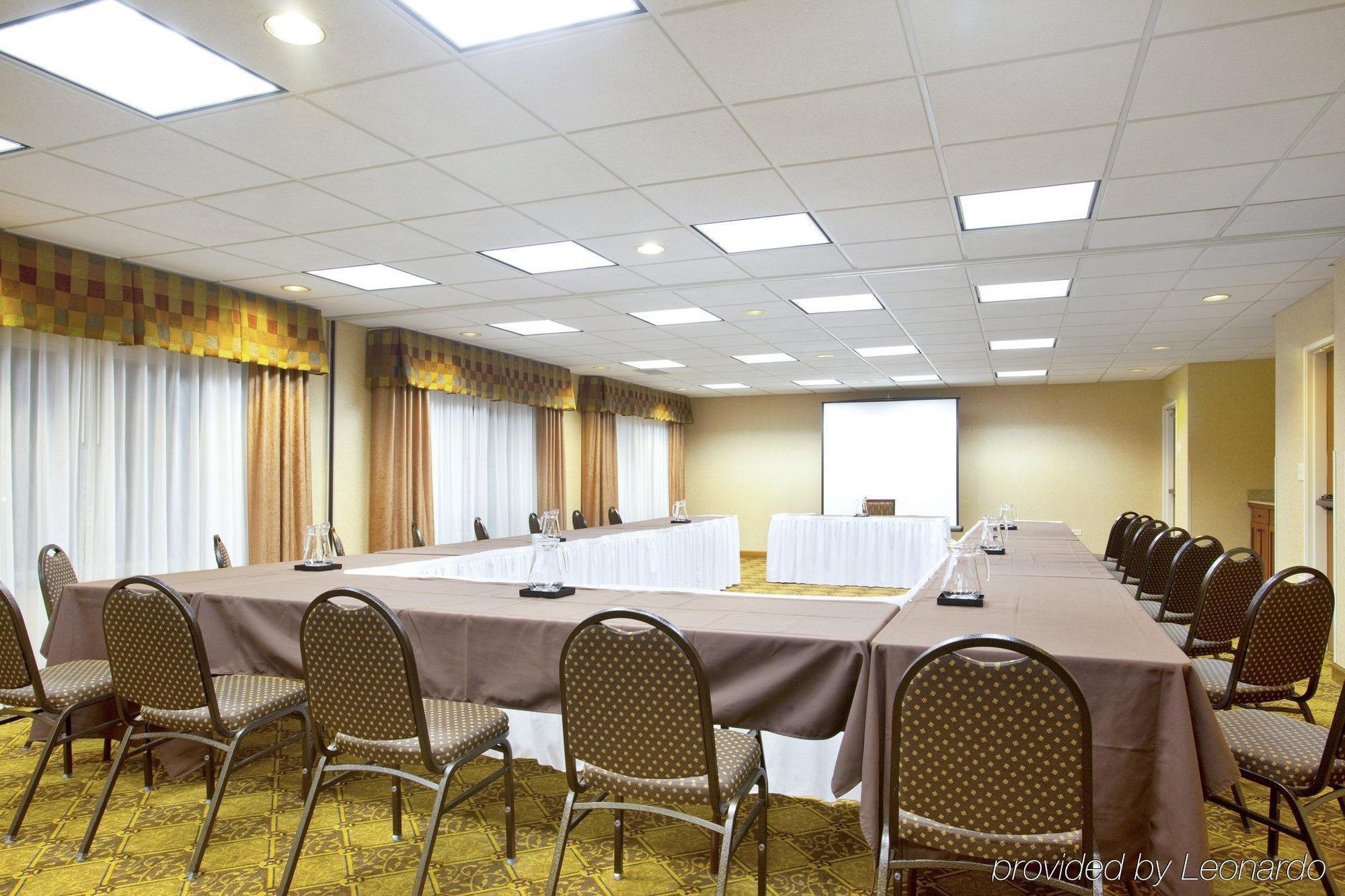 Holiday Inn Express Chicago Northwest-Vernon Hills By Ihg Facilidades foto