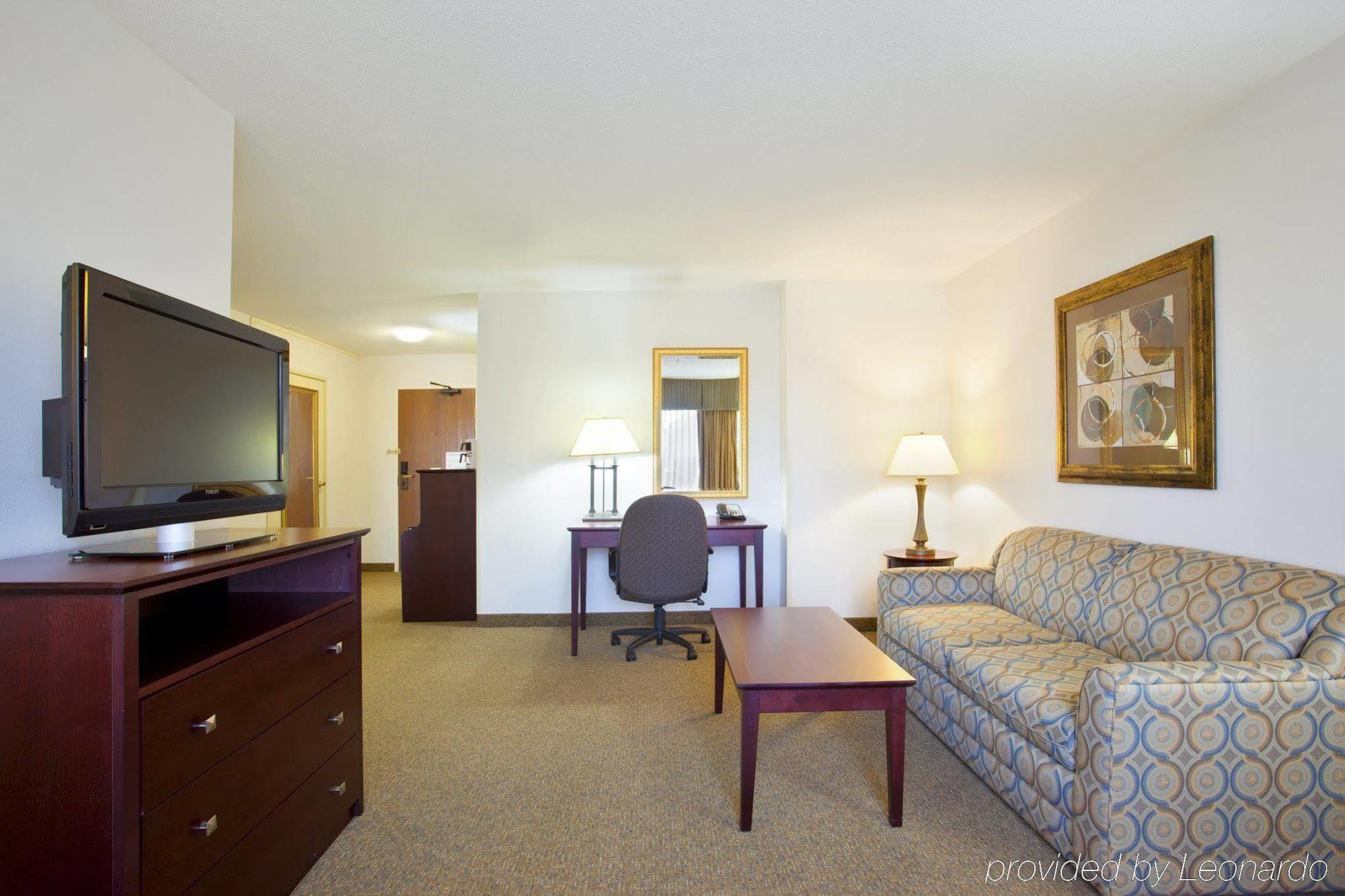 Holiday Inn Express Chicago Northwest-Vernon Hills By Ihg Habitación foto