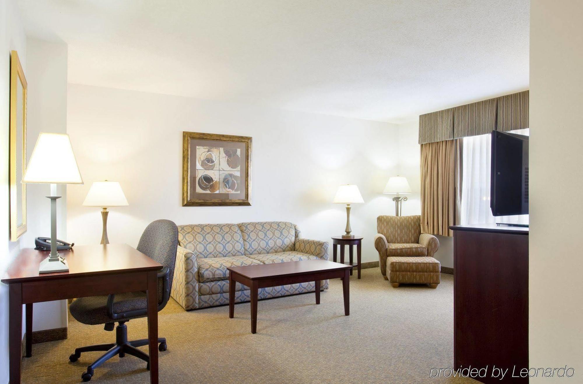 Holiday Inn Express Chicago Northwest-Vernon Hills By Ihg Habitación foto